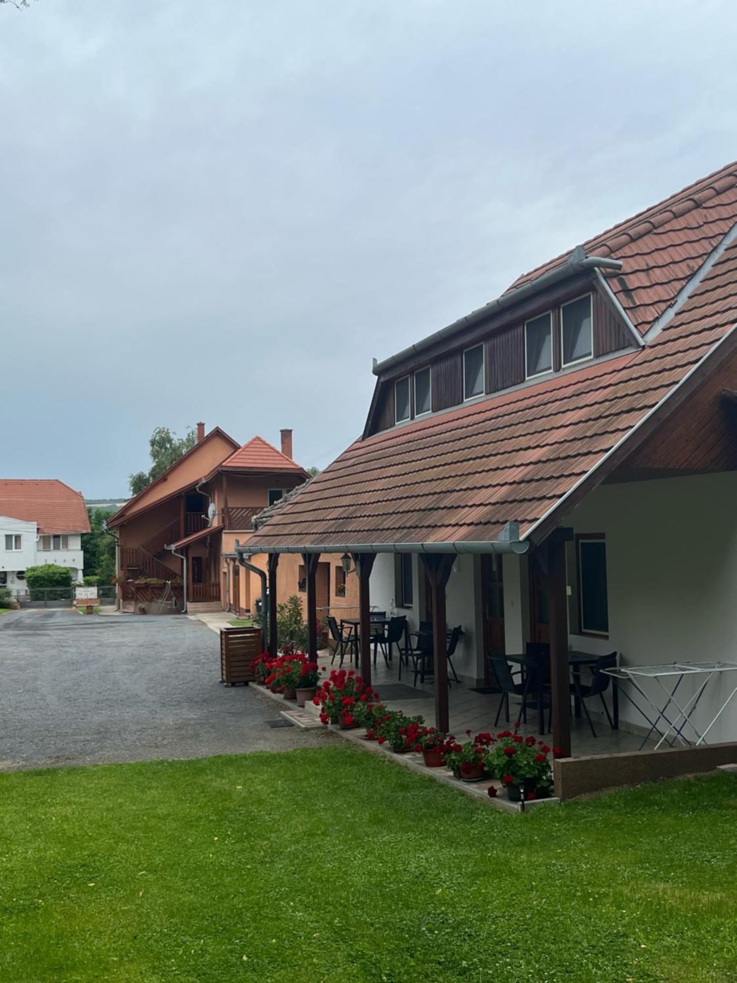 Ibolya Vendégház Kehidakustány Exterior foto